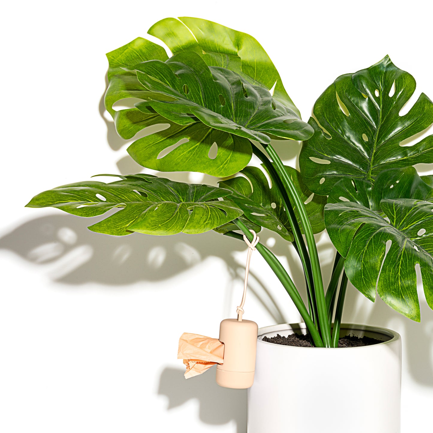 Minimalistischer Kotbeutelspender nude