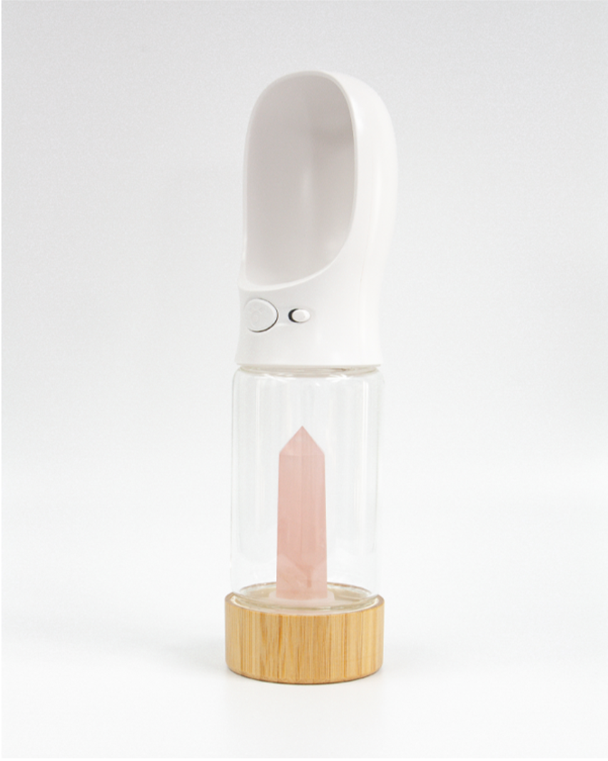 Hundetrinkflasche mit Rosenquarzkristall