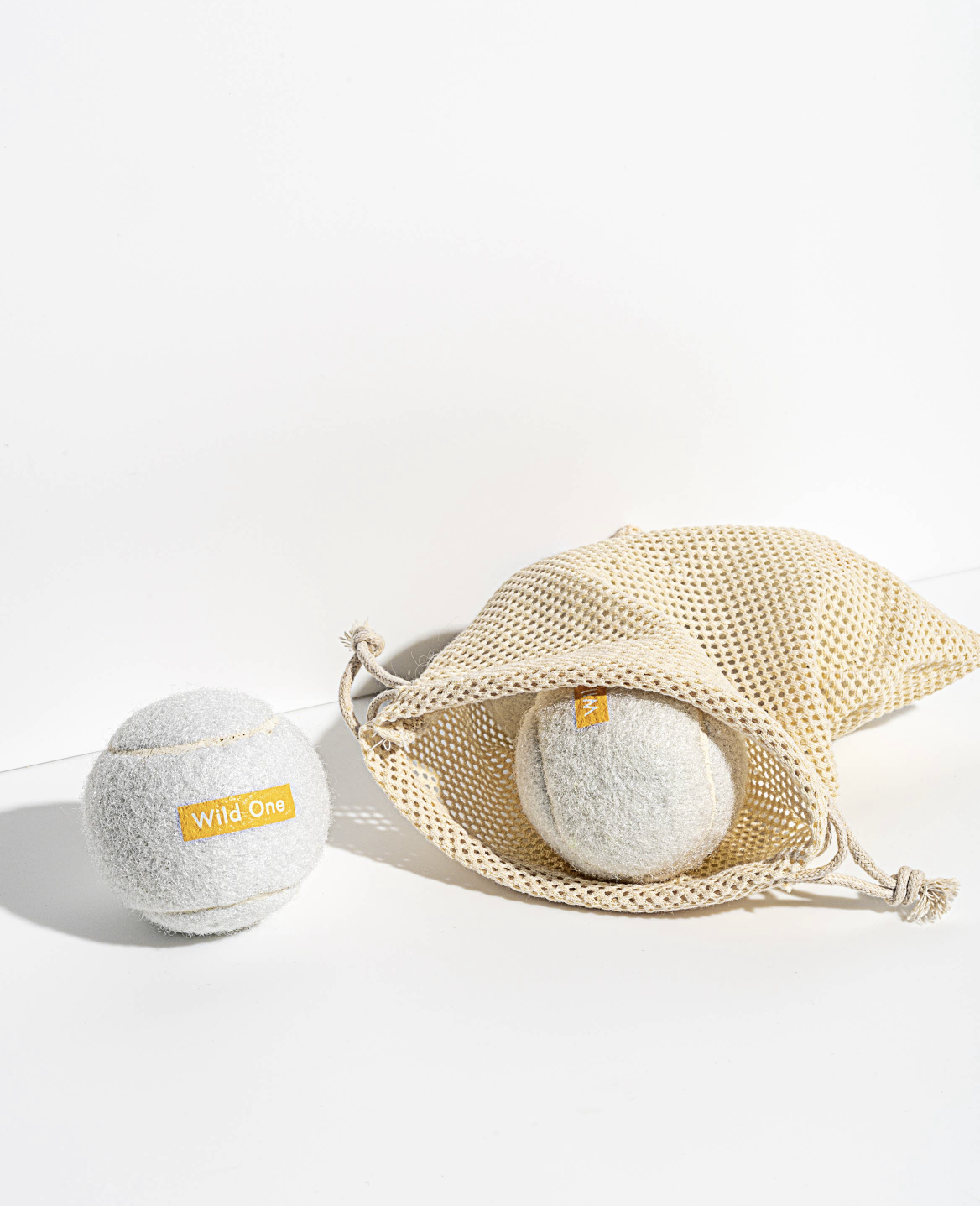 Hundetennisball weiß